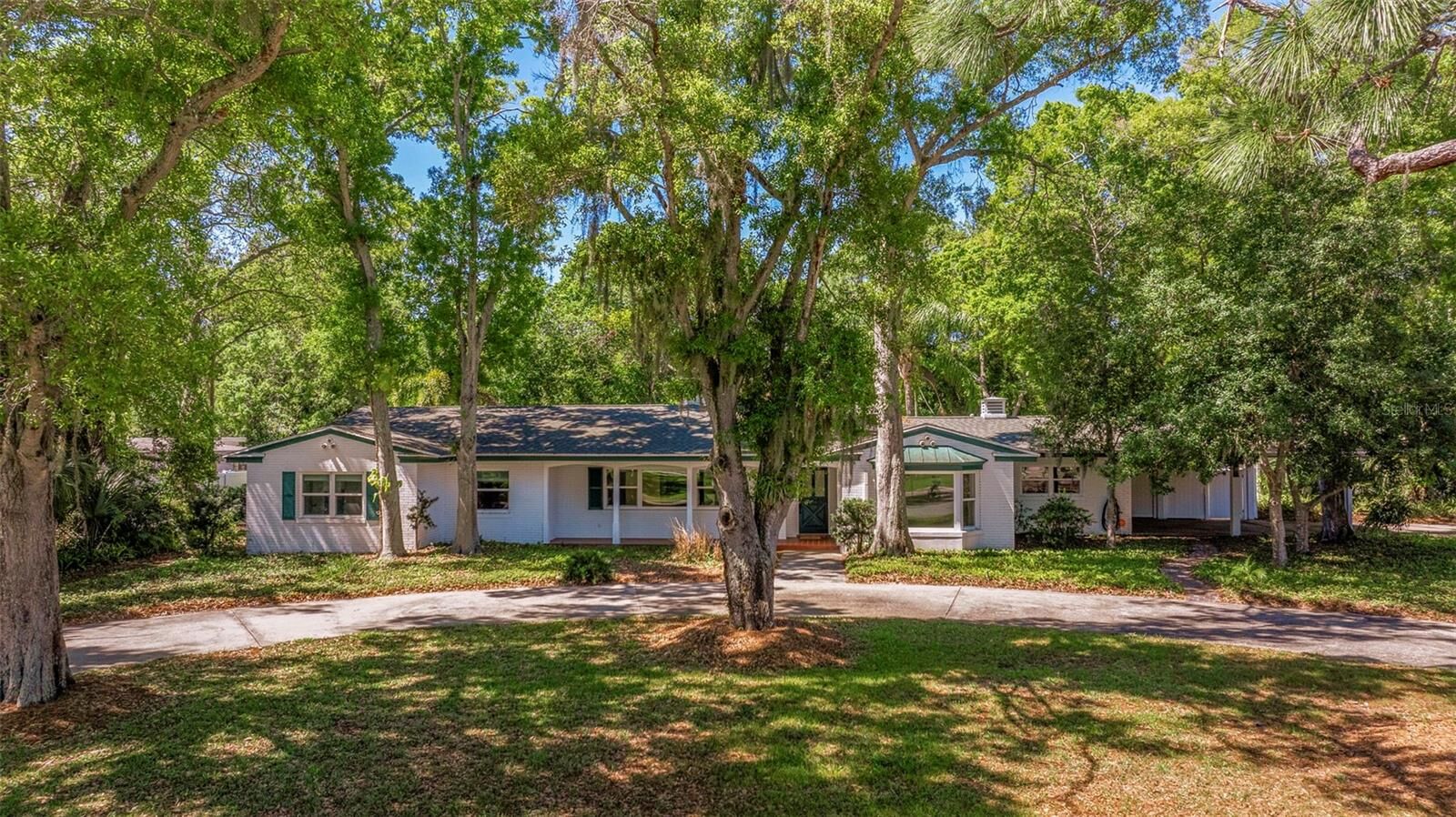 Property Photo: 1800 Juarez Way S FL 33712