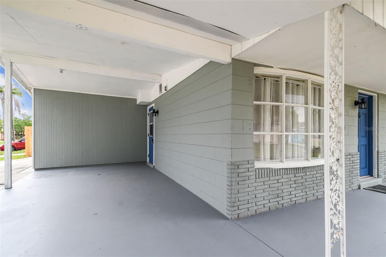 Property Photo:  2305 N Tampania Avenue  FL 33607 