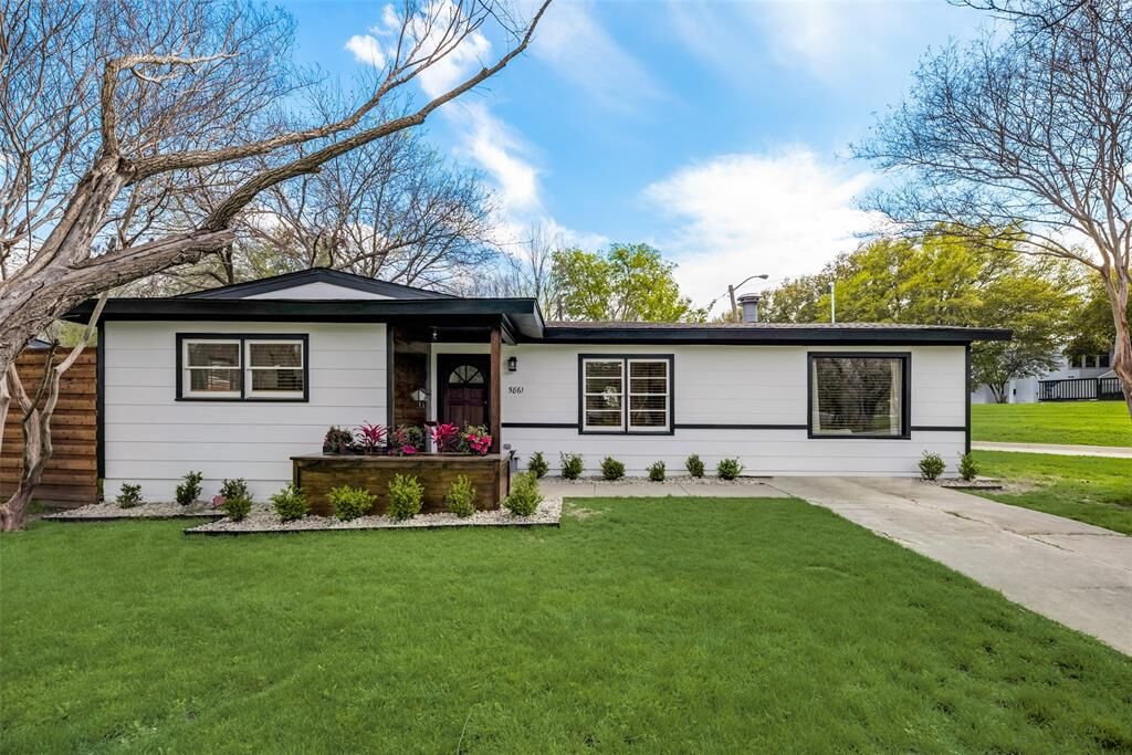 Property Photo: 5861 Carb Drive TX 76114