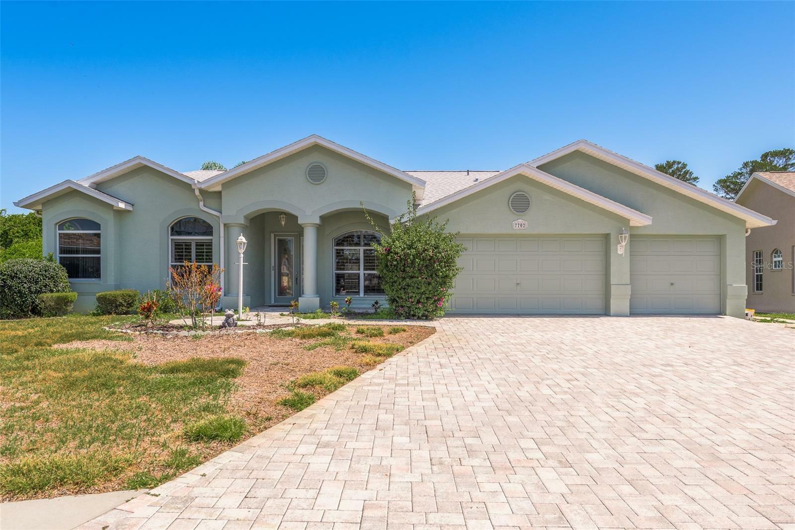 Property Photo:  7702 Hampton Hills Loop  FL 34654 