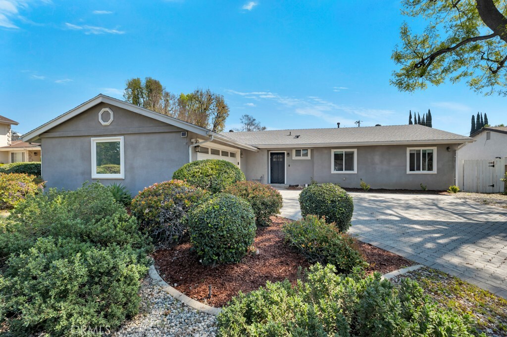 Property Photo:  10448 Amigo Avenue  CA 91326 