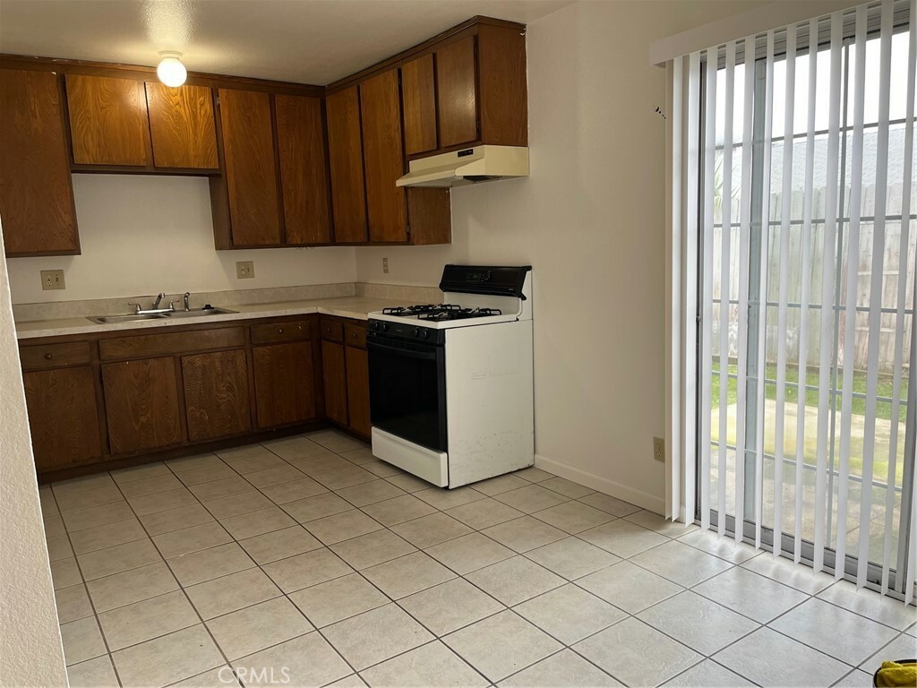 Property Photo:  101 N Tustin Avenue  CA 92807 