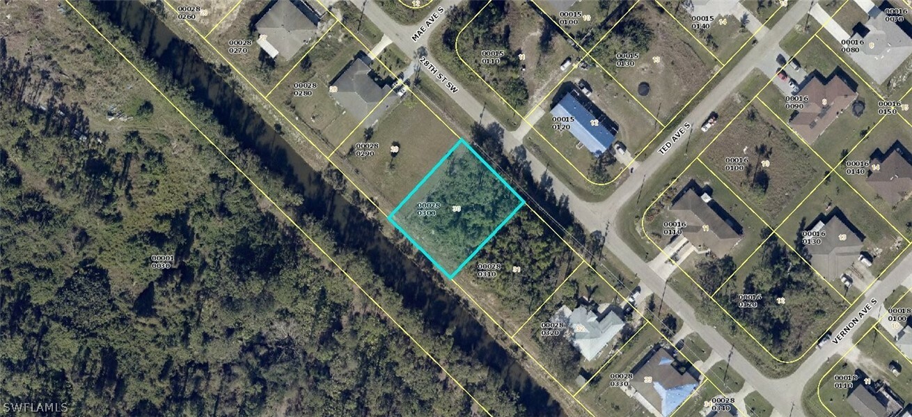 Property Photo:  4913-4915 28th Street SW  FL 33973 