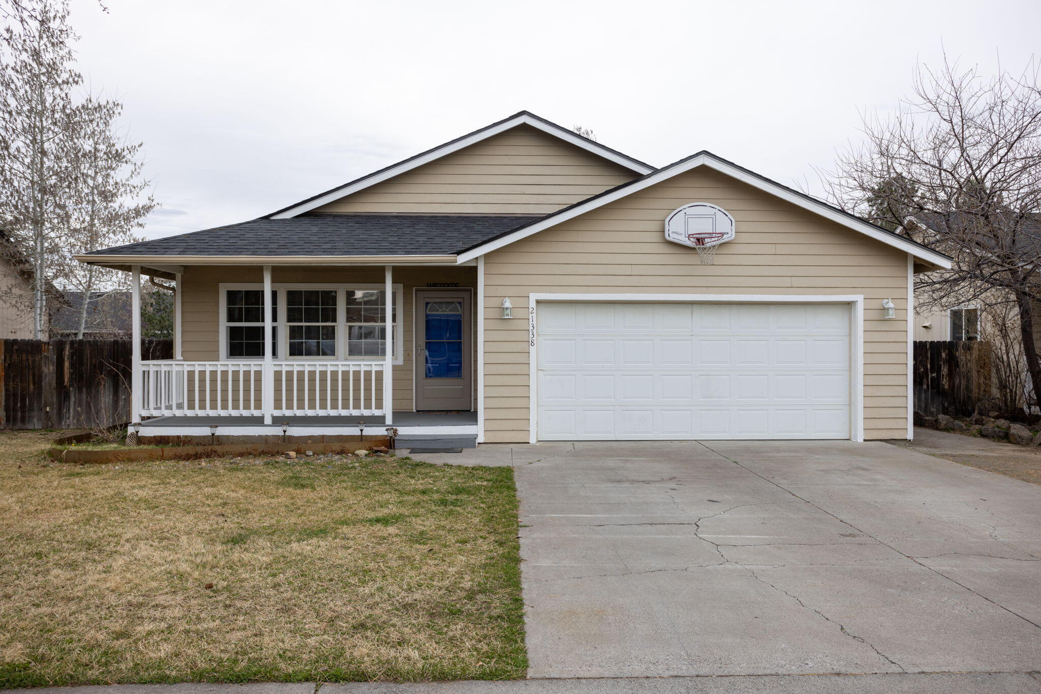 Property Photo: 21338 Starling Drive OR 97701