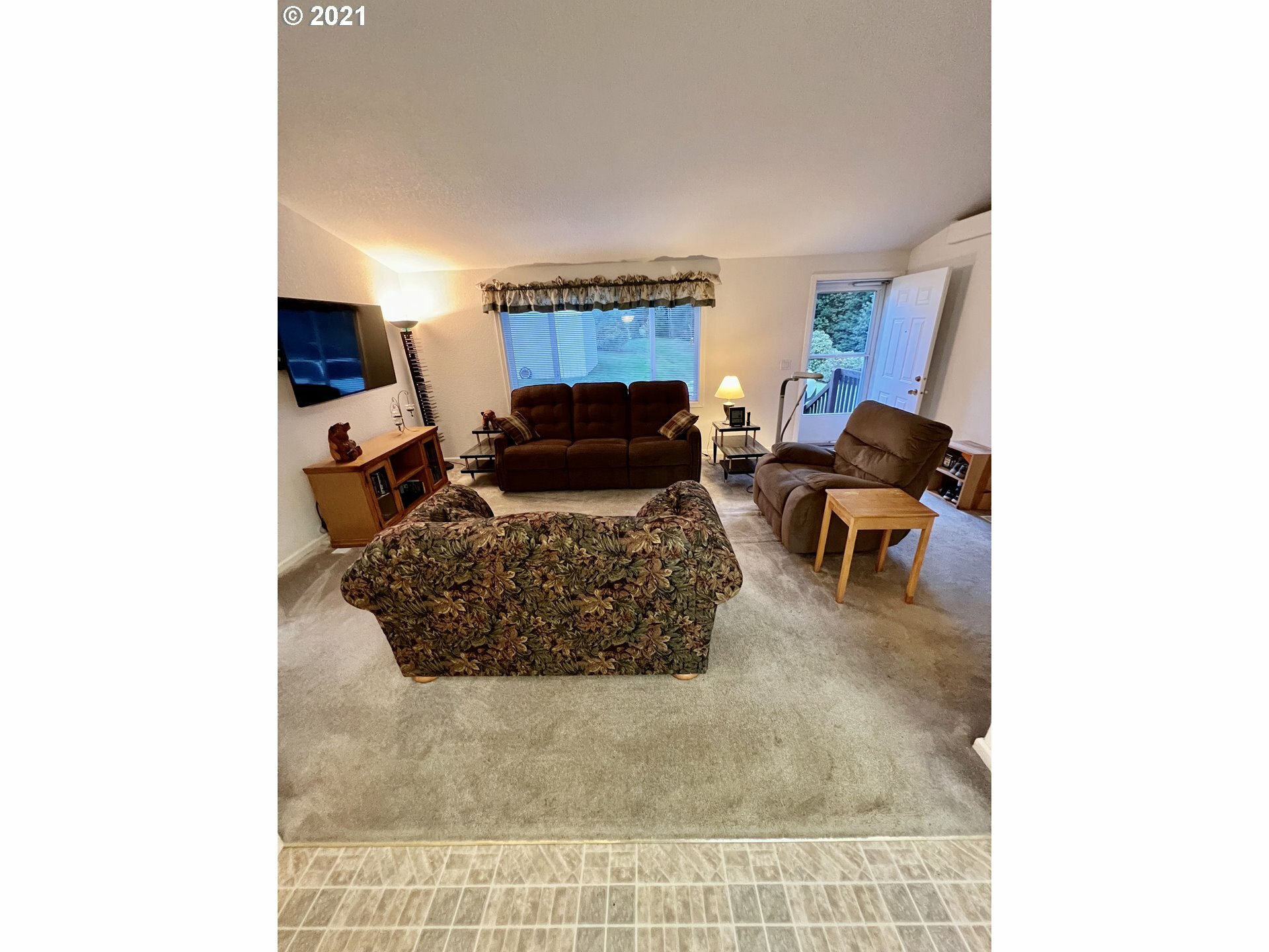 Property Photo: 95851 McKinnon Dr OR 97444