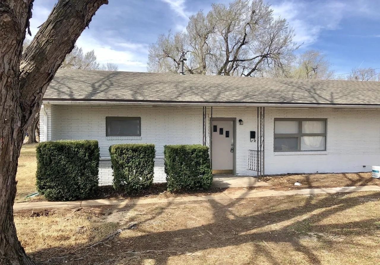 Property Photo:  3422 E Osie St  KS 67218 