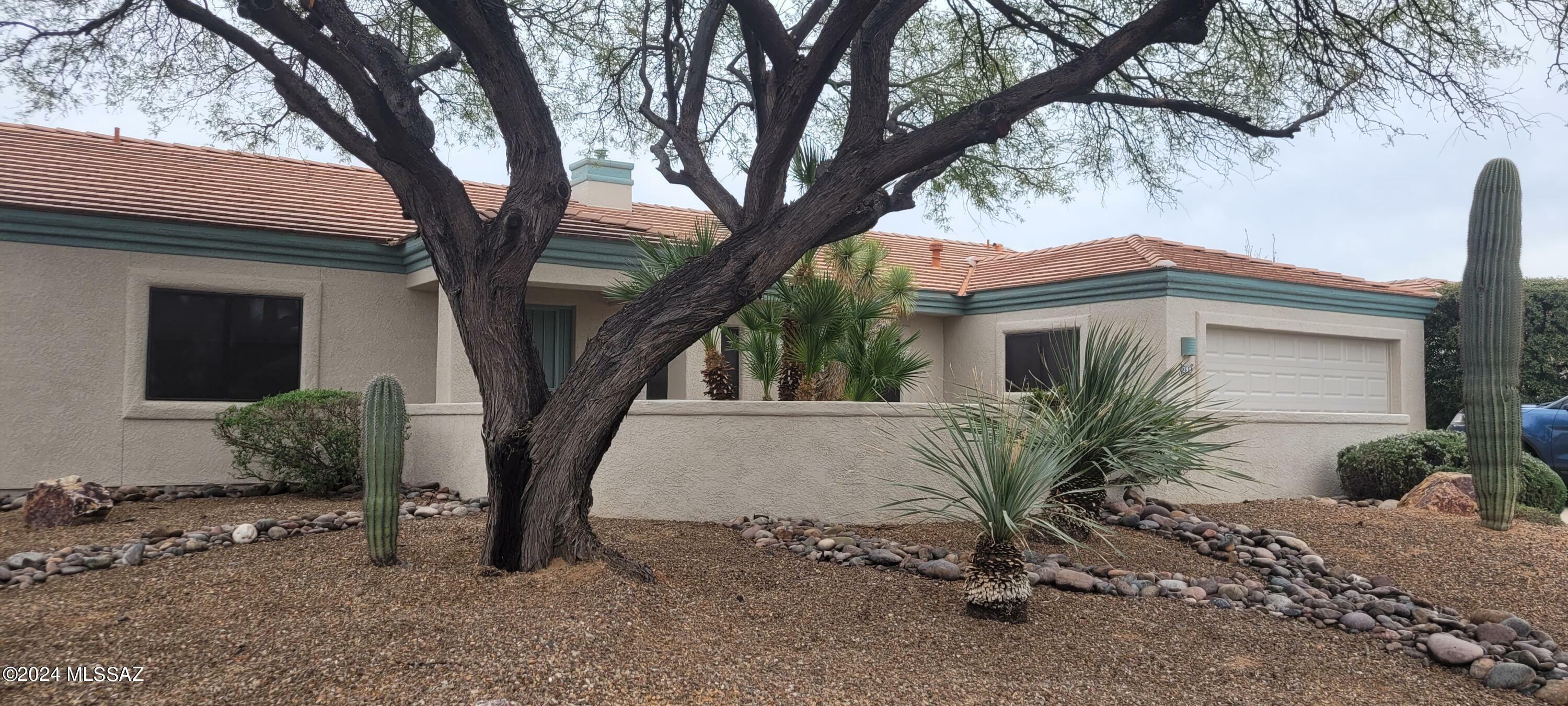 Property Photo:  290 N Via Del Ciruelo  AZ 85614 