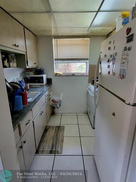 Property Photo:  4800 NW 24th Ct D220  FL 33313 
