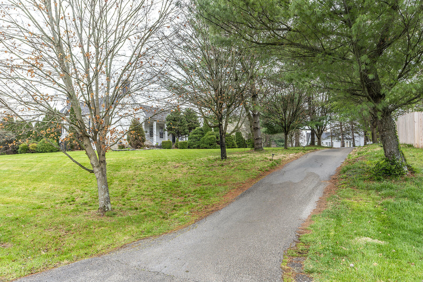 Property Photo:  1315 Equestrian Way  KY 40601 