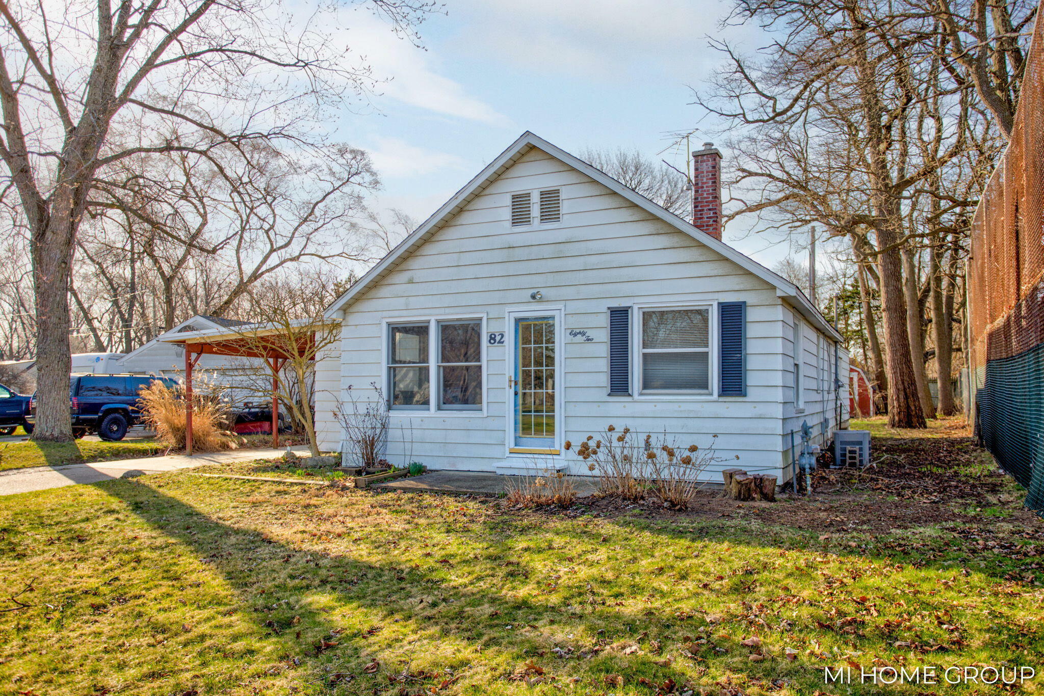 Property Photo: 82 E 35th Street MI 49423
