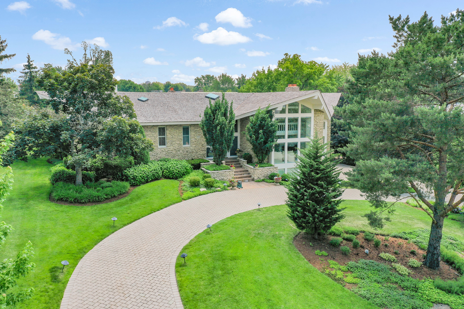 Property Photo:  1916 Midwest Club Parkway  IL 60523 
