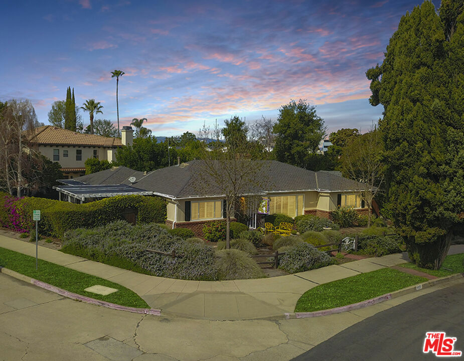 Property Photo:  4455 Sherman Oaks Circle  CA 91403 