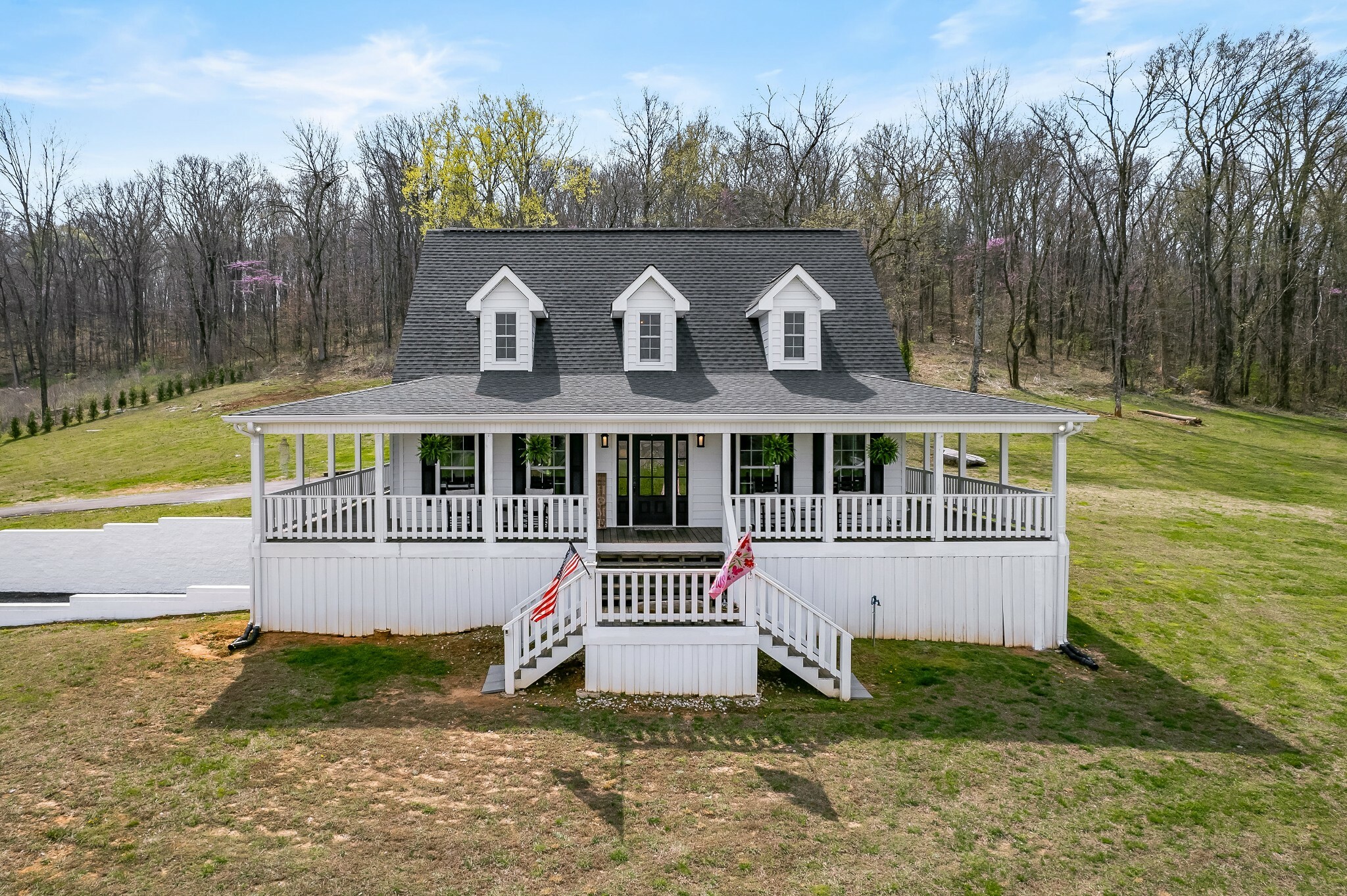 Property Photo:  320 Barnes View Ln  TN 37110 