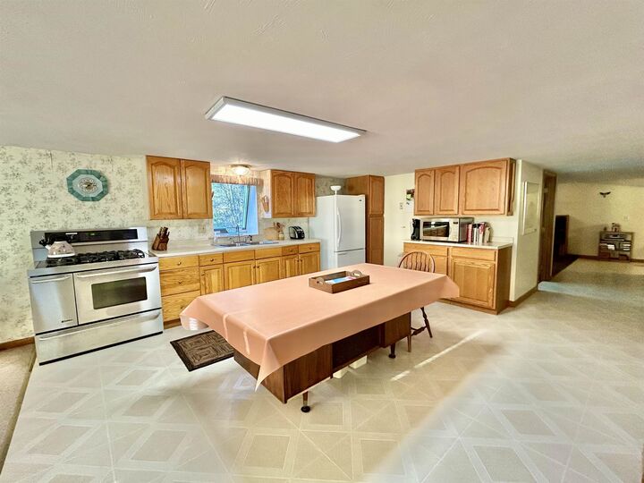 Property Photo:  87 Robinson Road  NH 03051 