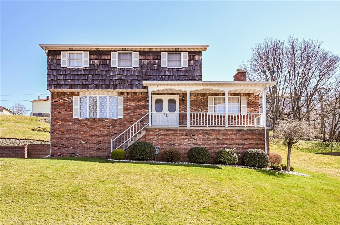 Property Photo:  1116 Bennett Ave  PA 15644 