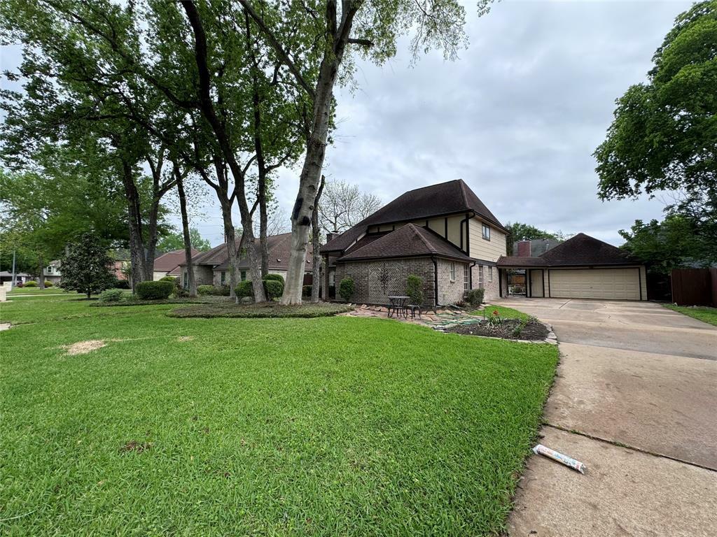 Property Photo: 9202 S Pass Lane TX 77064