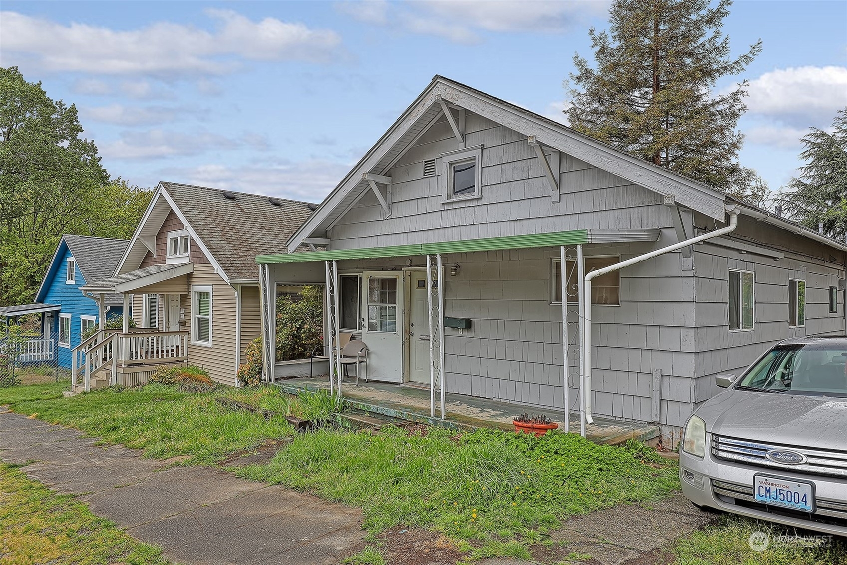 Property Photo:  1835 E Fairbanks Street  WA 98404 