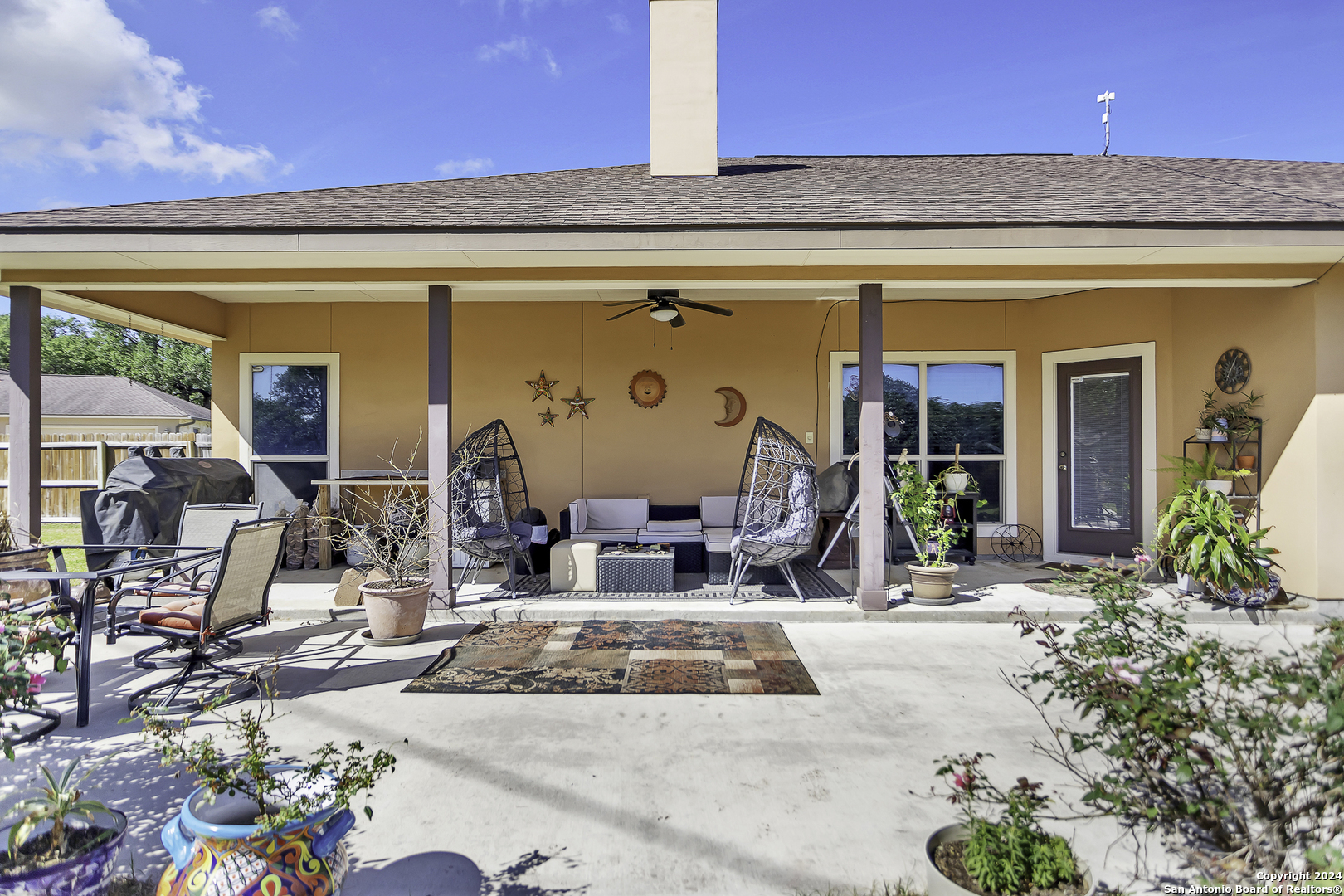 Property Photo:  1615 Pecan Cir  TX 78064 