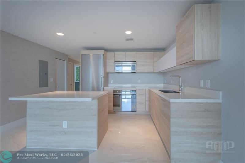 Property Photo:  16385 Biscayne Blvd 406  FL 33160