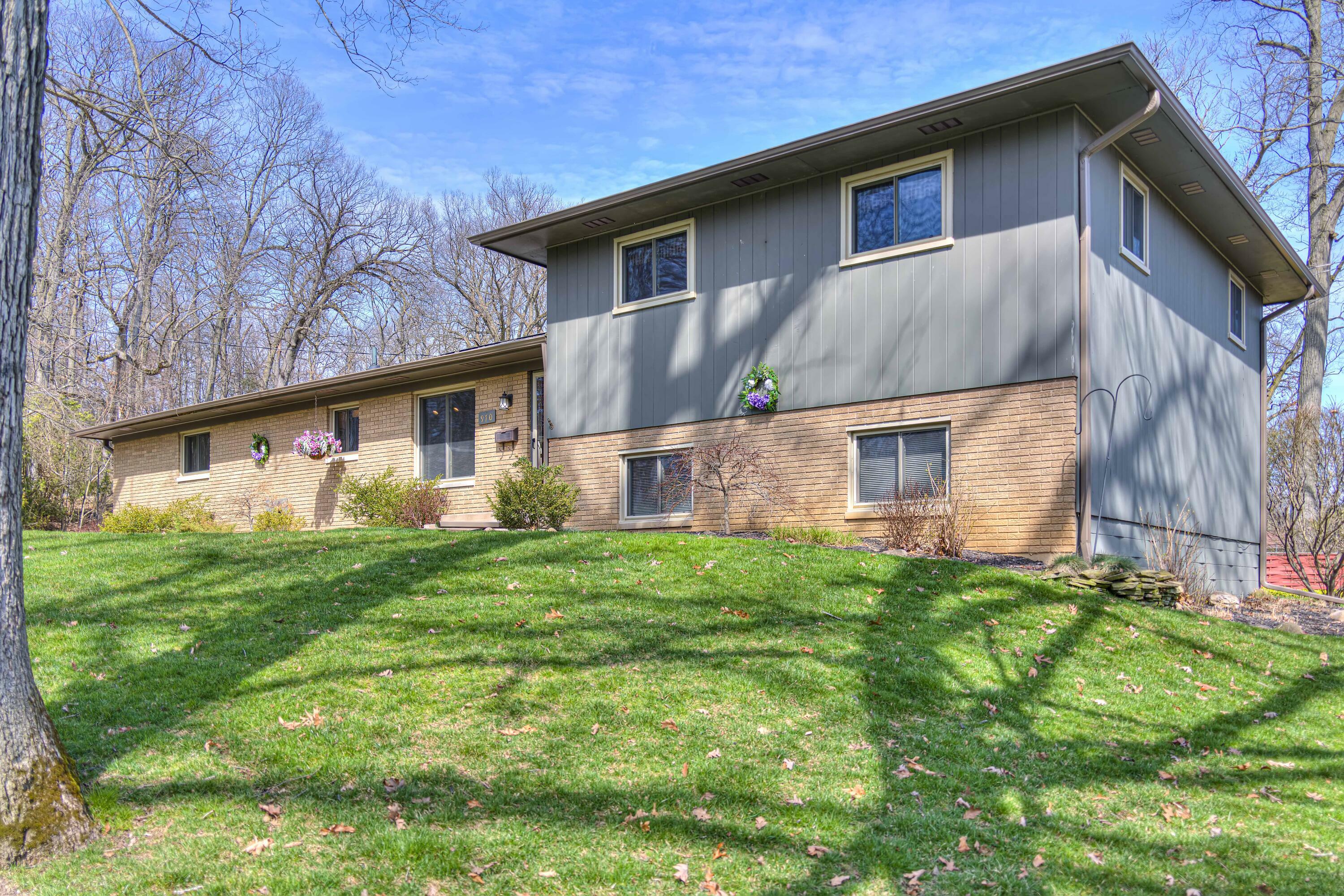 Property Photo:  970 Briarcliff Road  MI 49203 