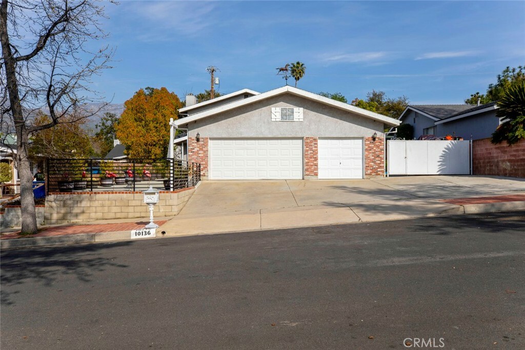 Property Photo: 10136 Langmuir Avenue CA 91040