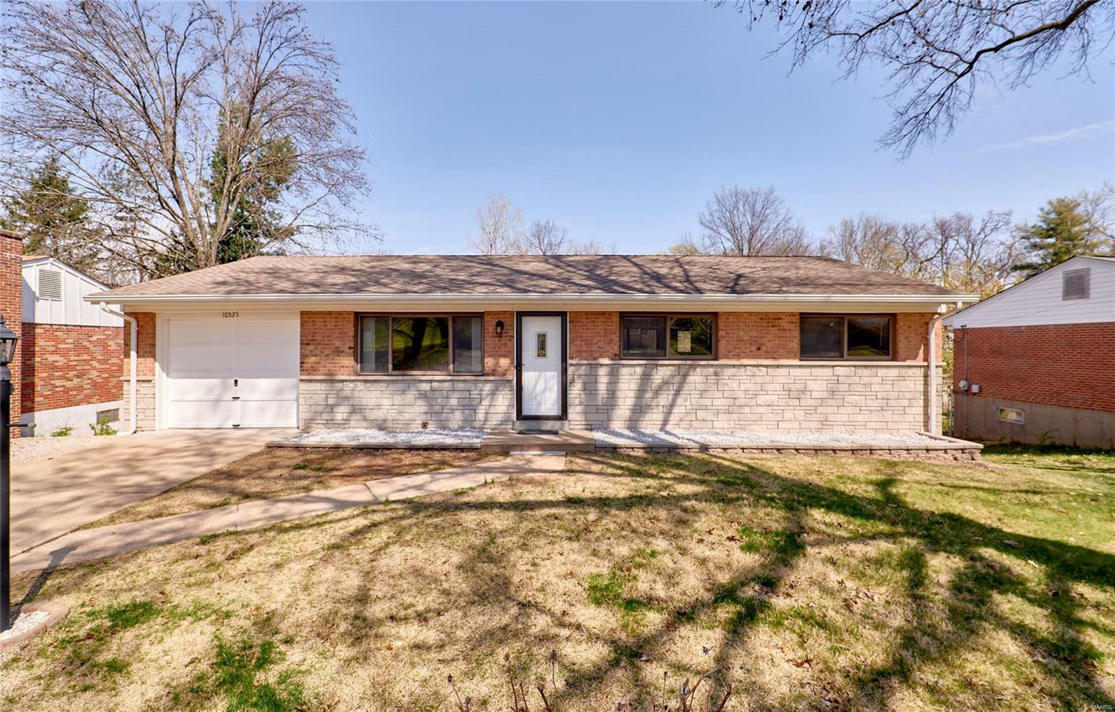 Property Photo:  10525 Scotland Drive  MO 63114 