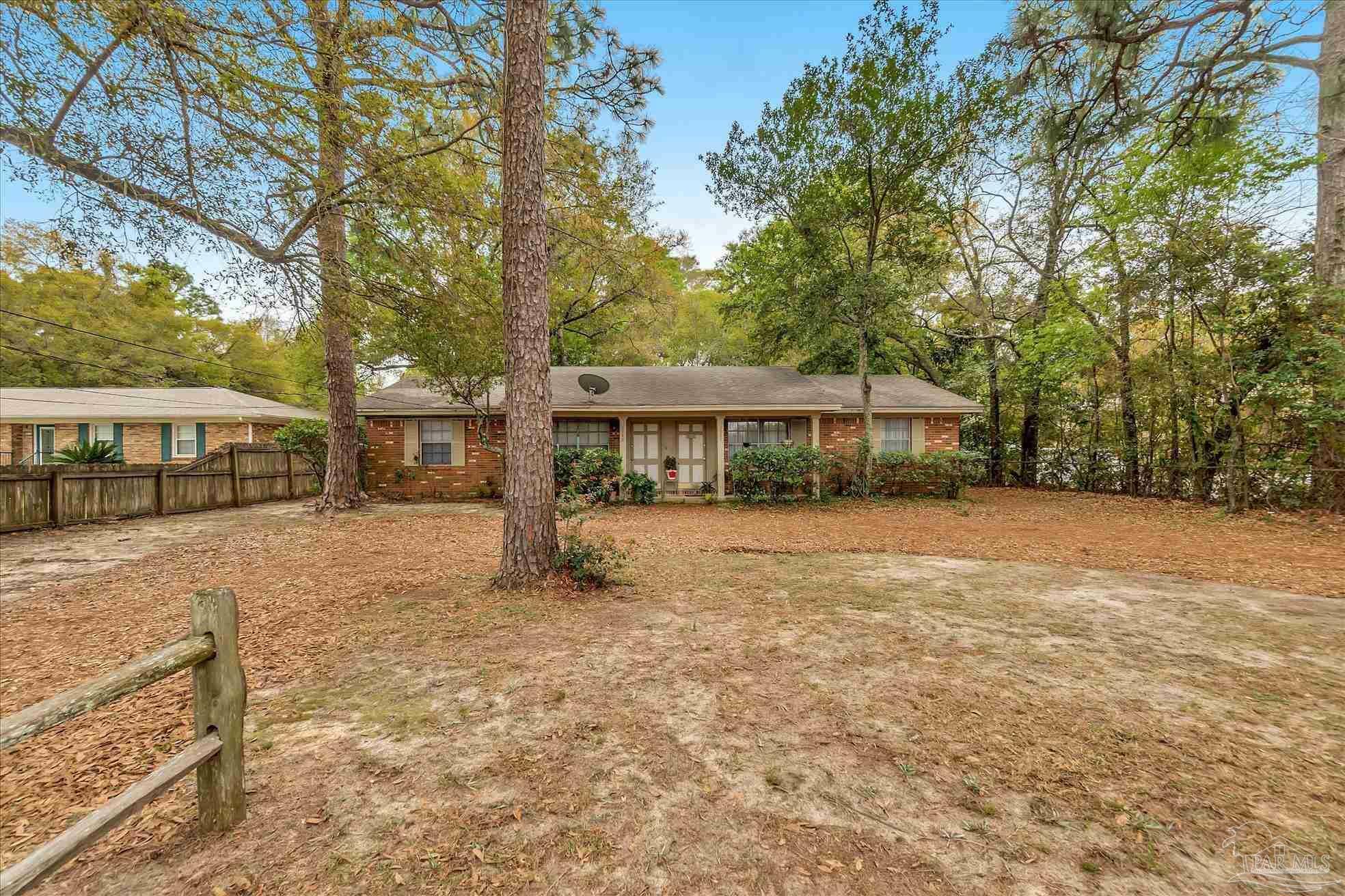 Property Photo:  1721 Creighton Rd 1723  FL 32504 