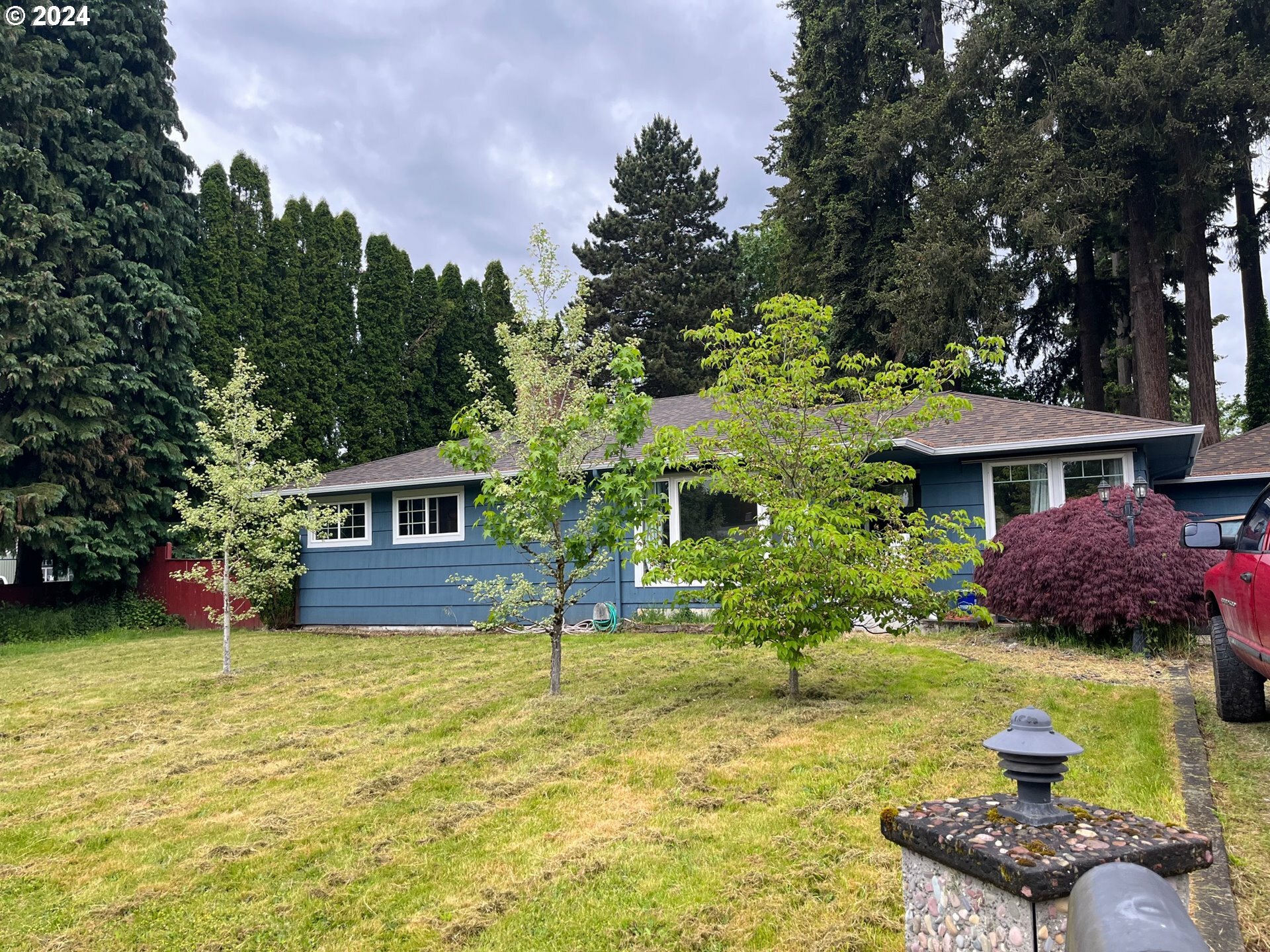 Property Photo:  10317 NE 13th Ave  WA 98686 