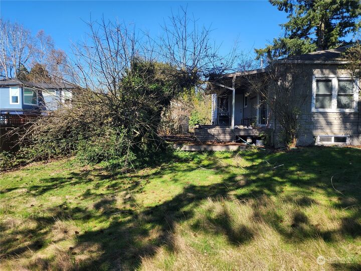 Property Photo:  16025 124th Avenue NE  WA 98072 