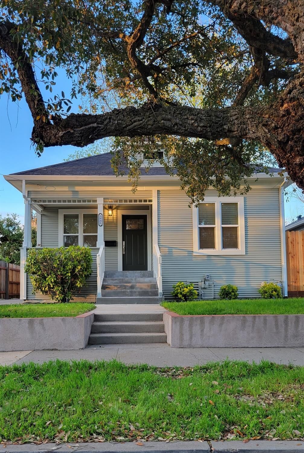 Property Photo:  3933 3rd Avenue  CA 95817 