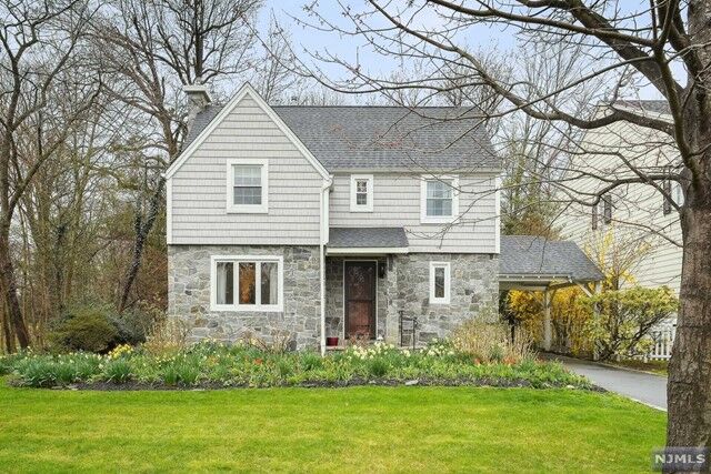Property Photo:  128 Squire Hill Road  NJ 07043 