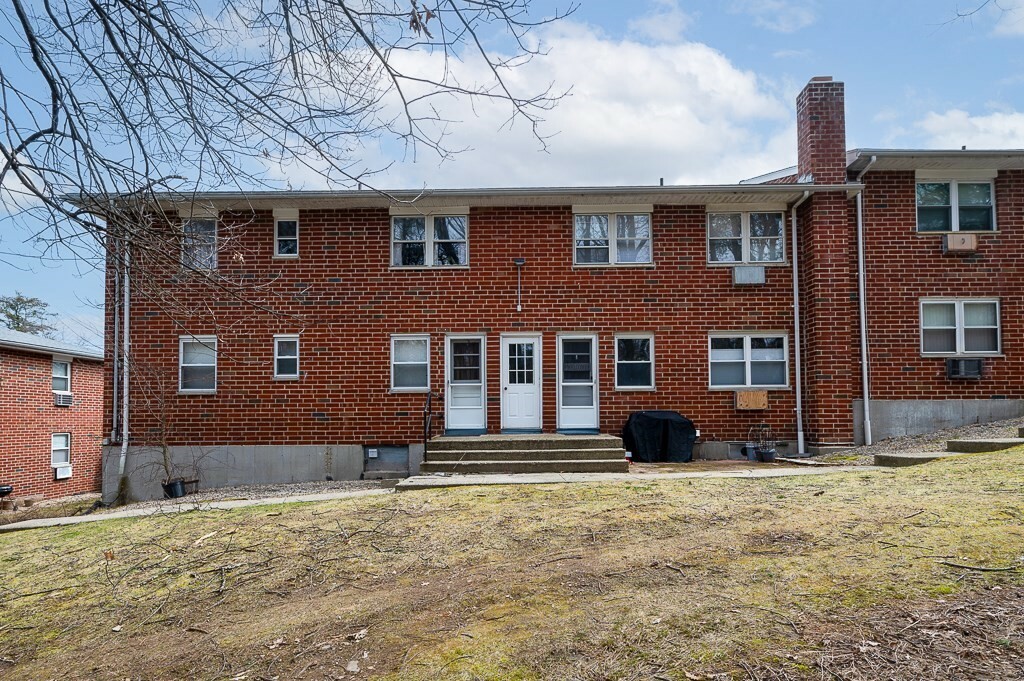 Property Photo:  120 Litchfield Pines Dr D  MA 01453 