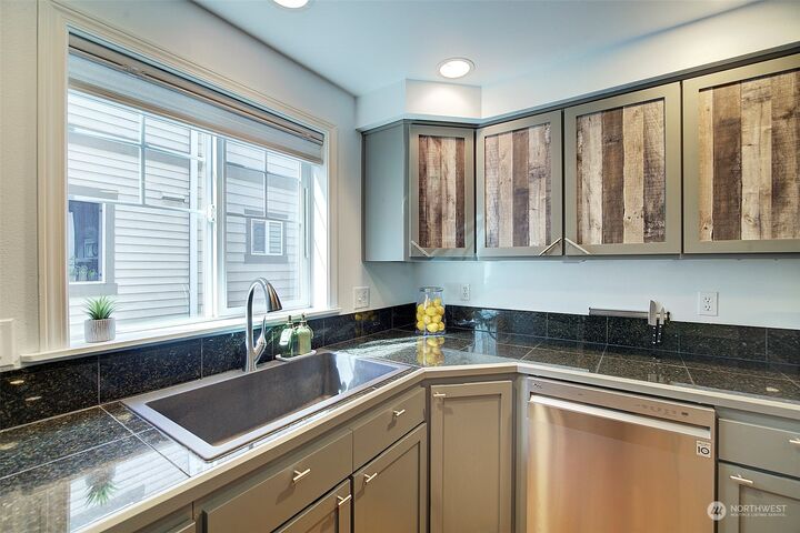 Property Photo: 11710 Greenwood Avenue N B WA 98133