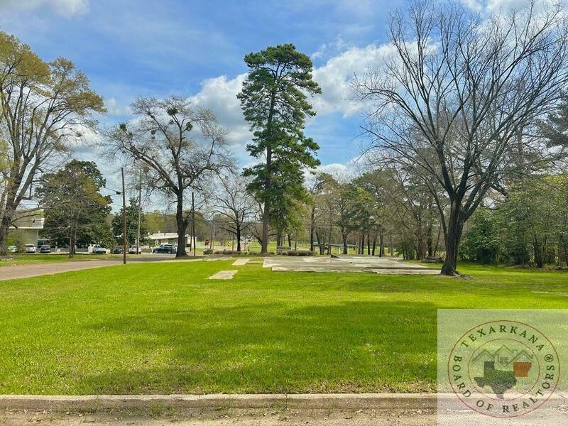 Property Photo:  1202 E 12th  AR 71854 