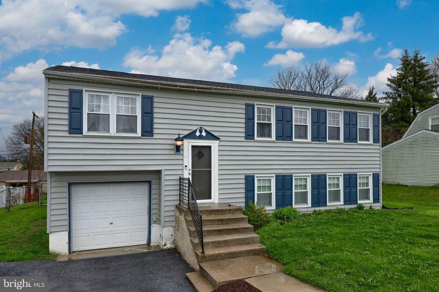 Property Photo:  321 Edgewood Road  PA 17402 