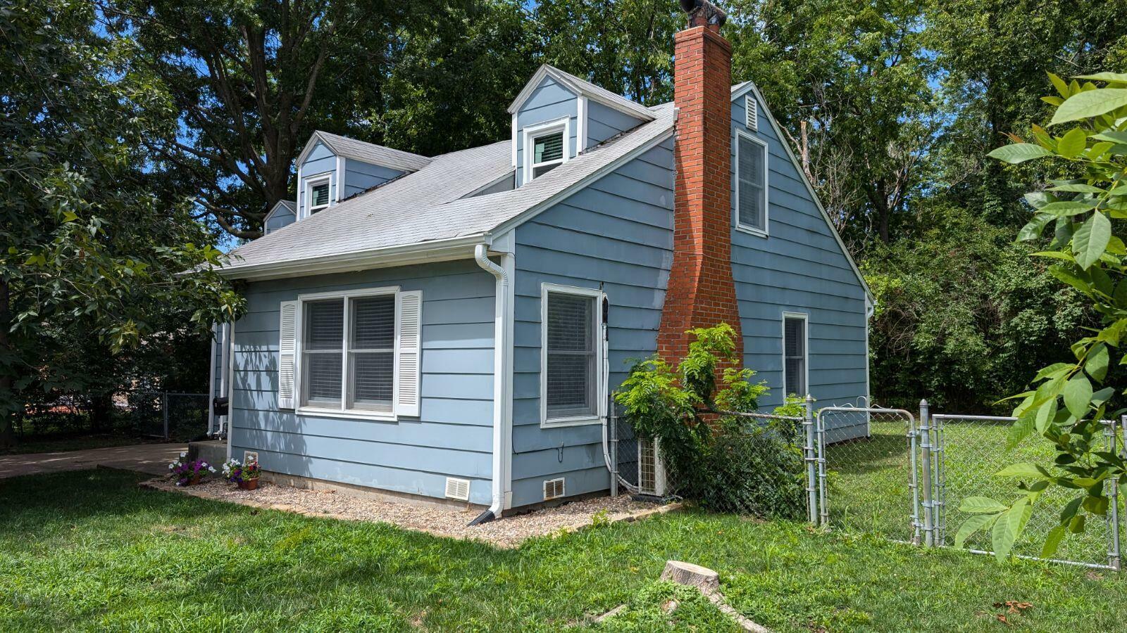 Property Photo:  317 Hardin St  MO 65203 