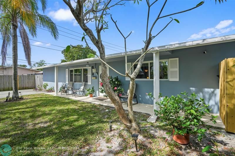 Property Photo:  2255 SW 33rd Ave  FL 33312 