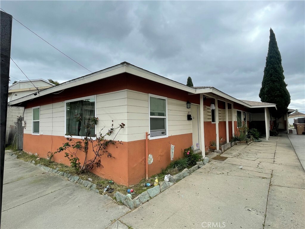 Property Photo:  1126 W 120th Street  CA 90044 