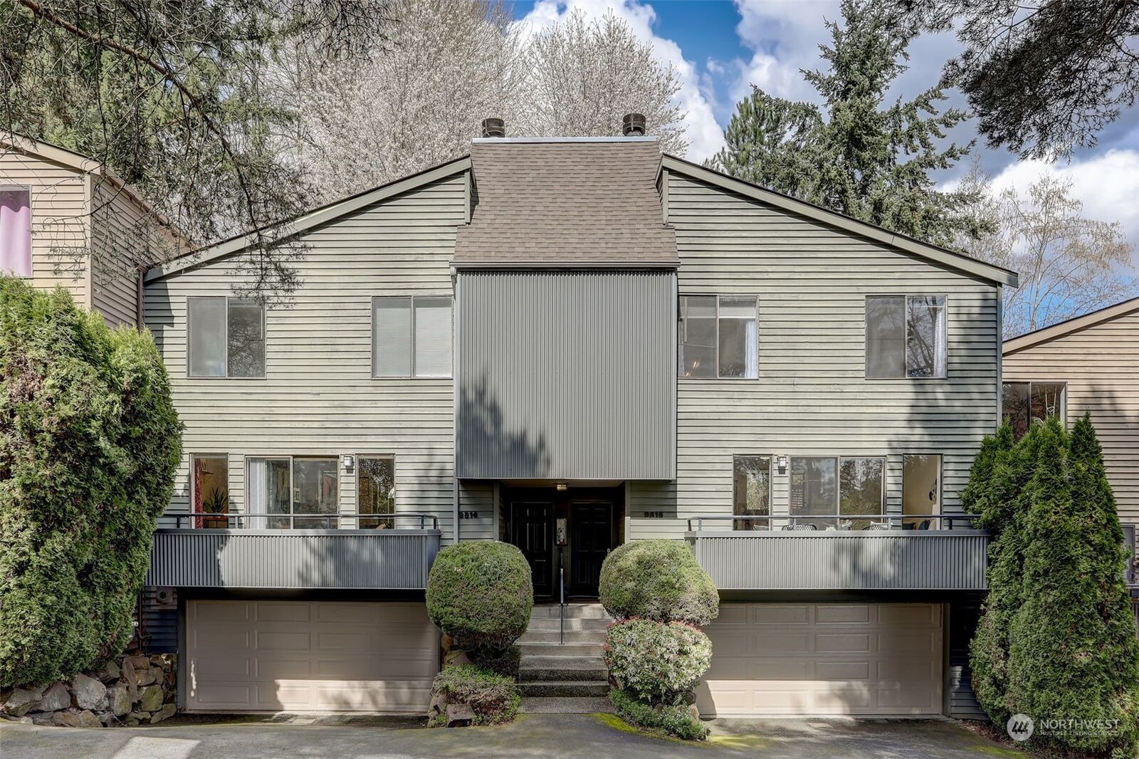 Property Photo:  9816 NE 137th Street 4  WA 98034
