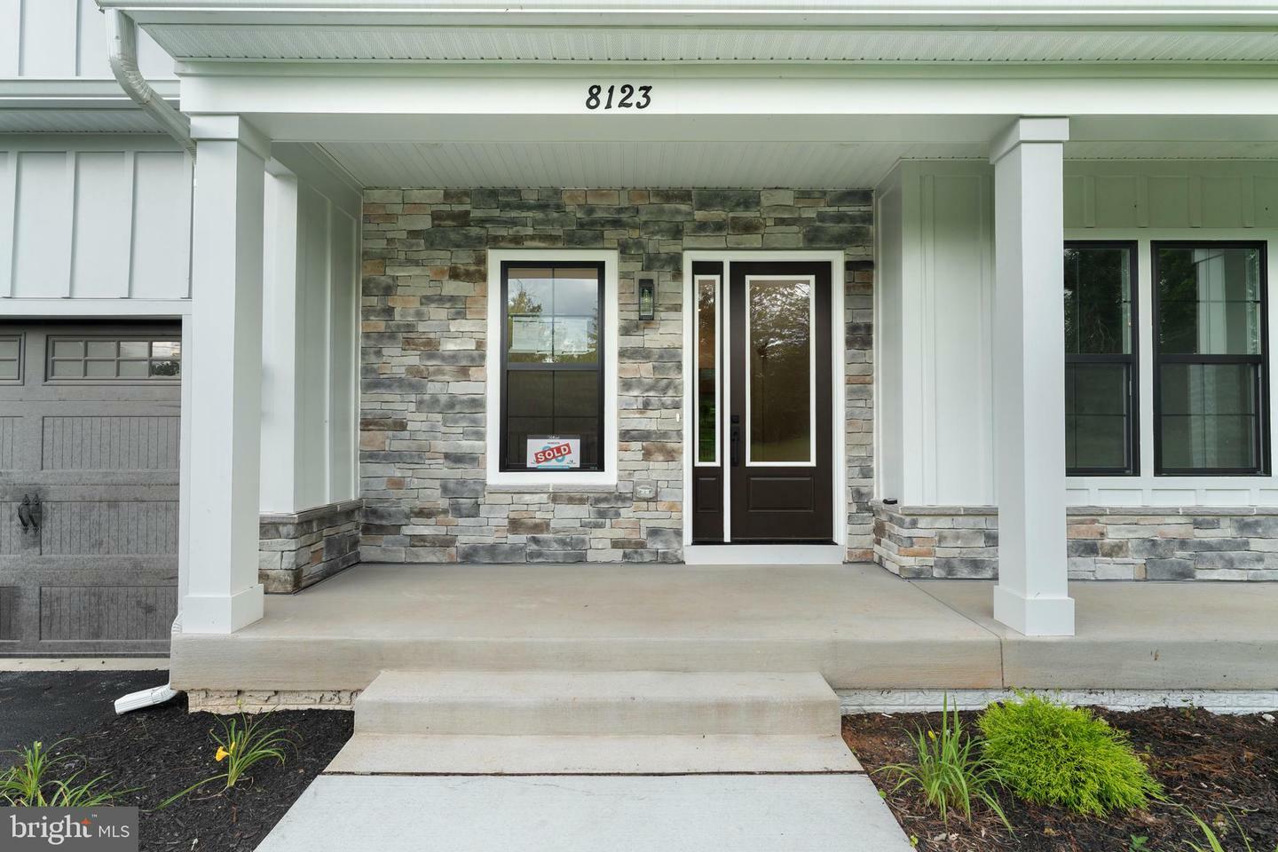 Property Photo: 8123 Hillcrest Drive VA 20111