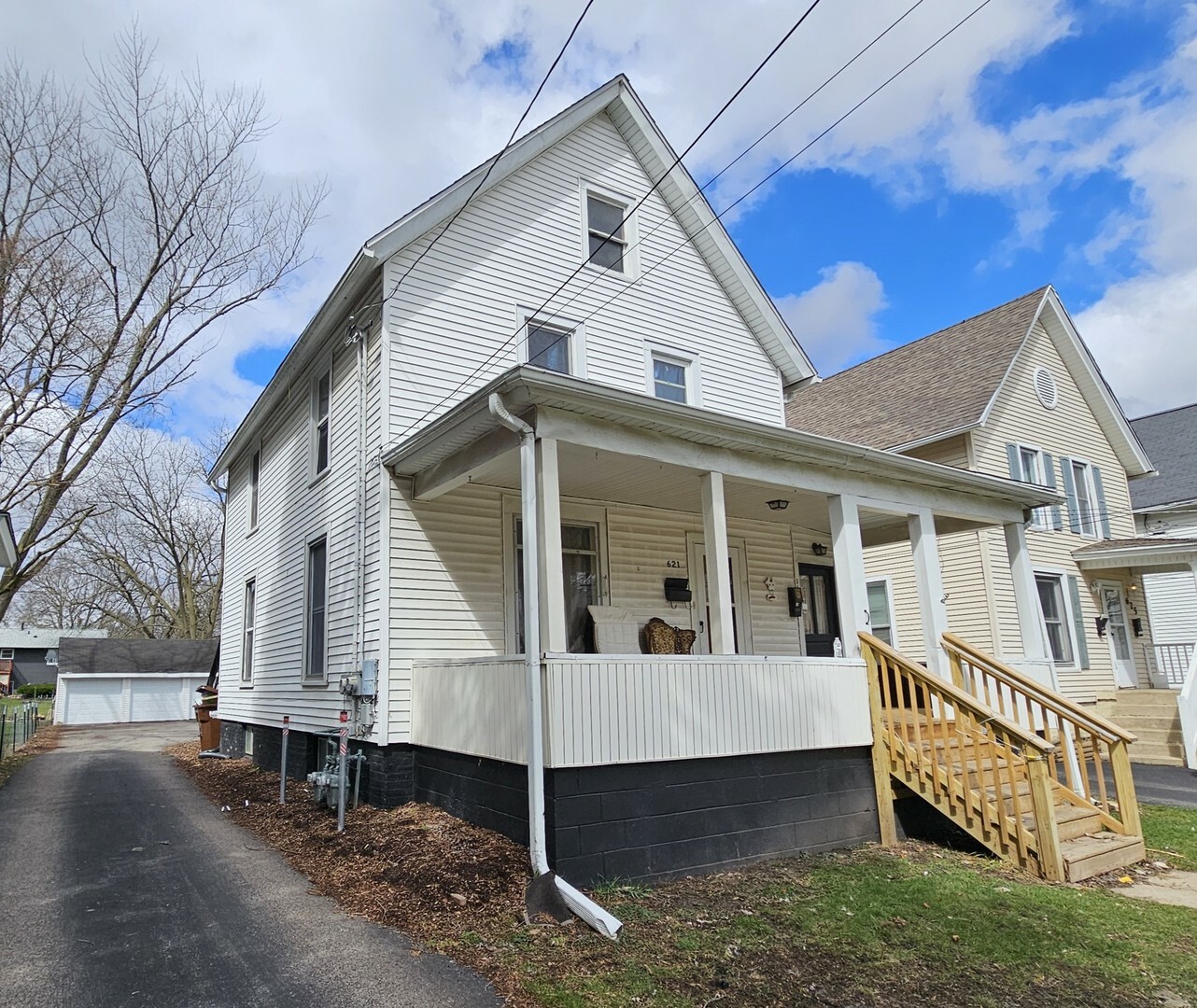 Property Photo:  621 Wheeler Street  IL 60098 