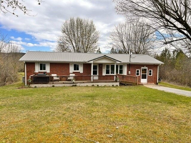 Property Photo:  934 Rock Ave  TN 37365 