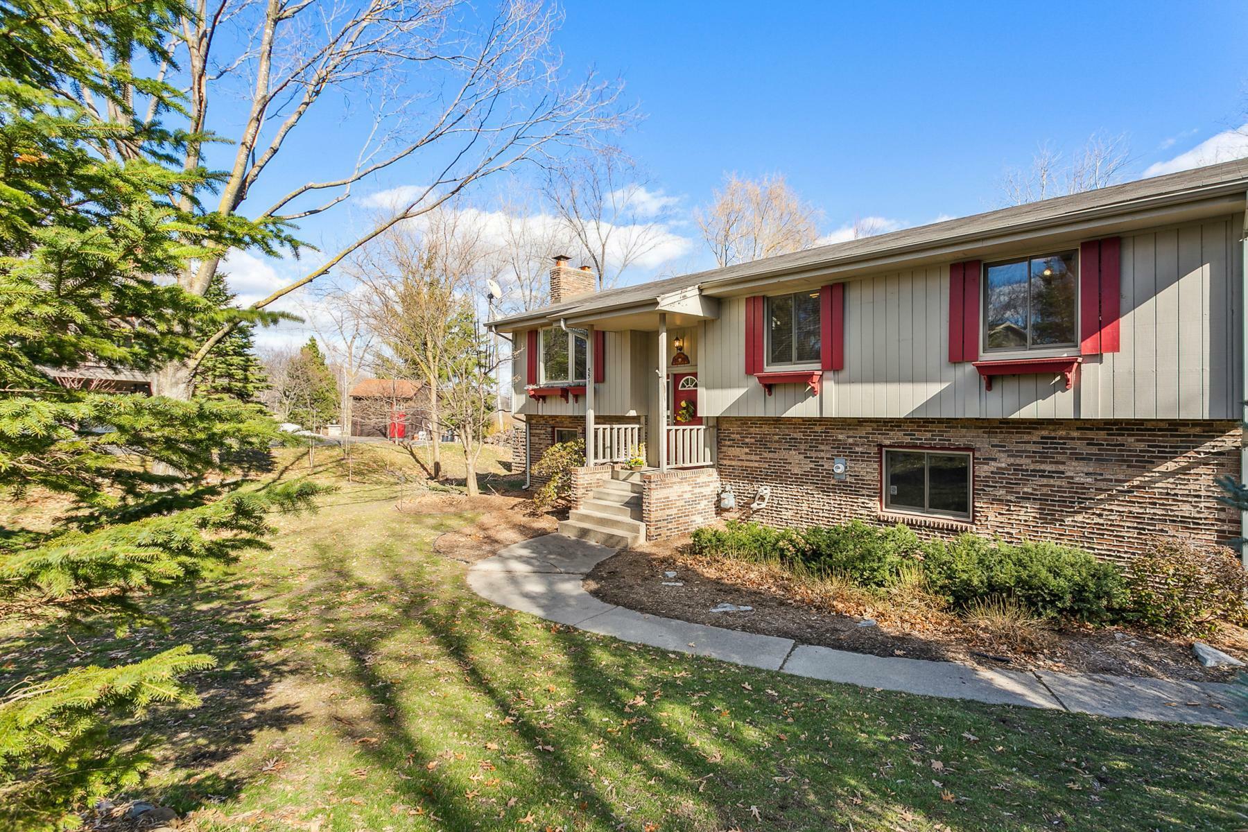 Property Photo:  551 Townes Road  MN 55391 