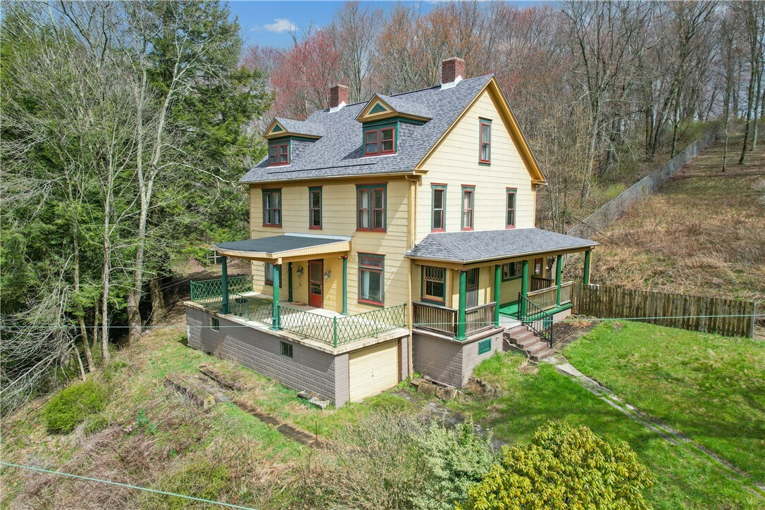 Property Photo:  502 Kaylor Frogtown Rd  PA 16025 