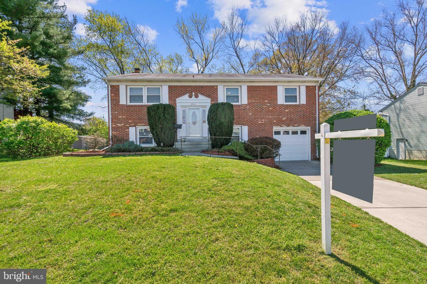 Property Photo:  3905 Hillview Court  VA 22310 