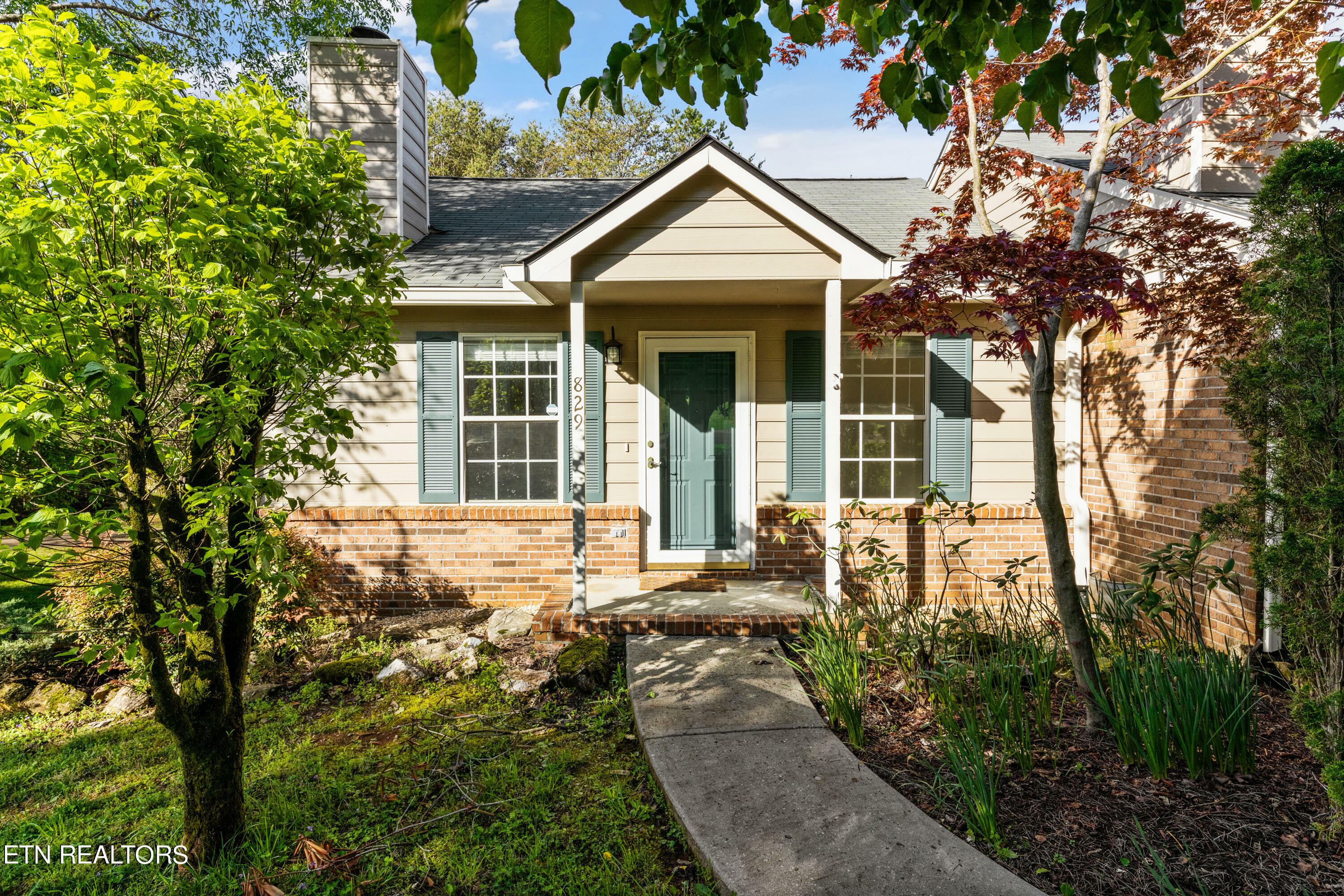 Property Photo: 829 Olde Pioneer Tr TN 37923