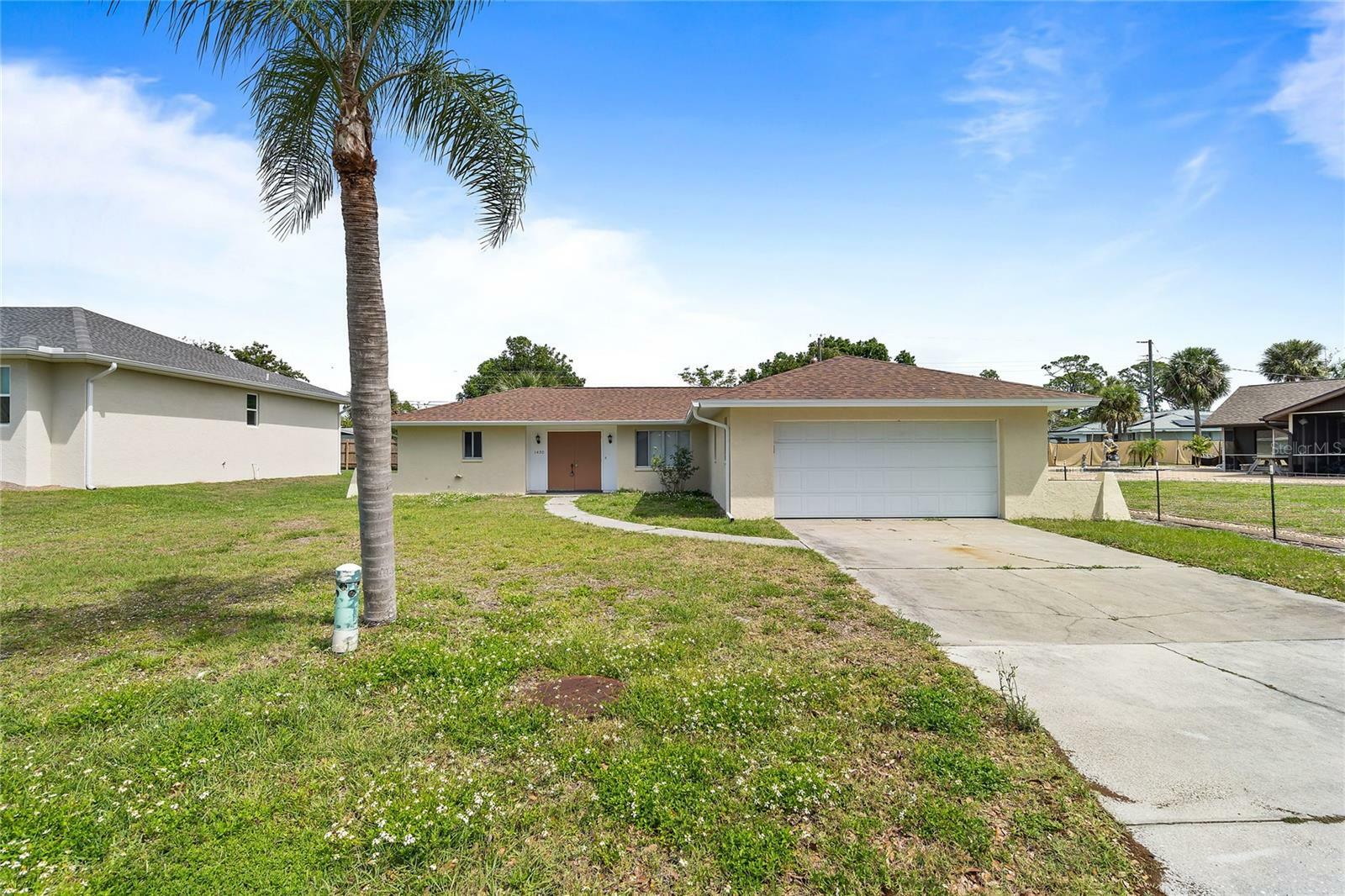 Property Photo:  1430 Fairless Road  FL 34223 