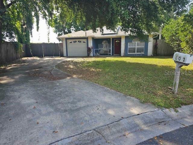 Property Photo:  602 Brown Street  FL 33563 