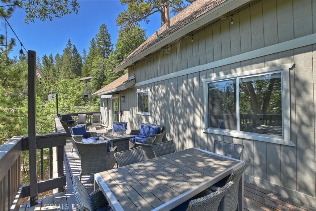 Property Photo:  695 Sutter Lane  CA 92352 