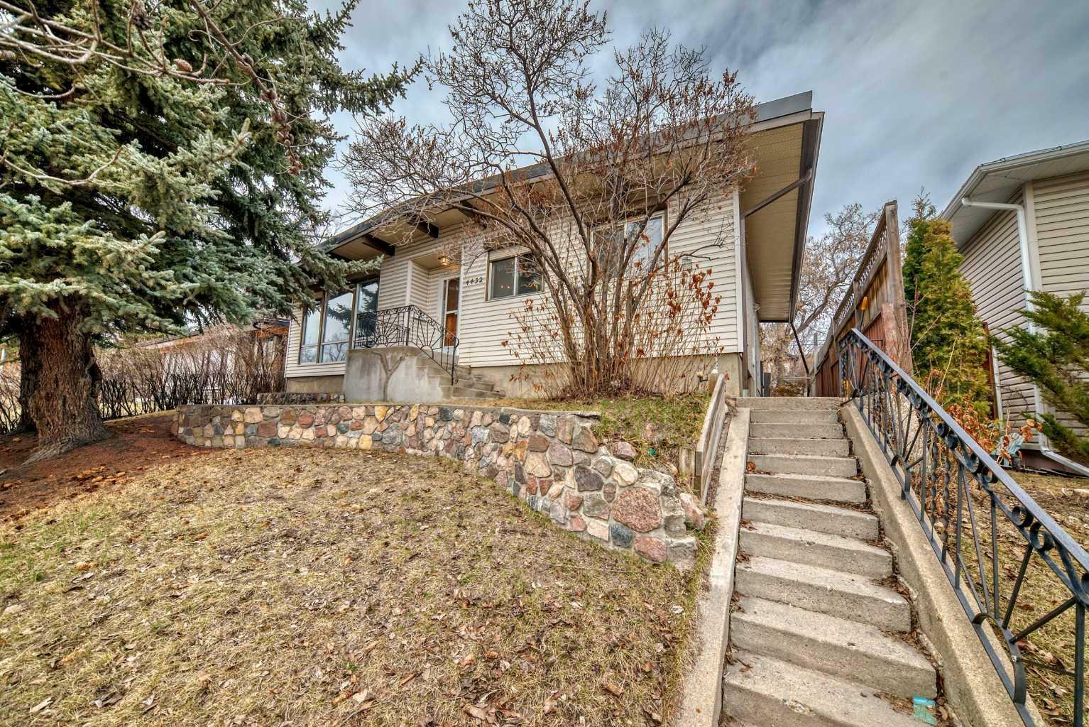 Property Photo: 4432 Charleswood Drive NW AB T2L 2E4